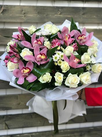 Букет цветов из: Розы и Хризантемы в Ромоданово