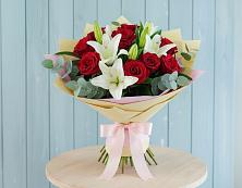 Букет цветов из:  Лилии и Розы в Ромоданово