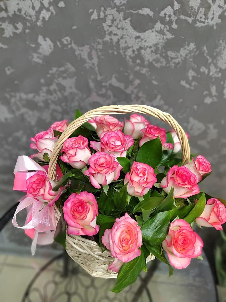 Цветочная композиция из Розы в корзине в Ромоданово