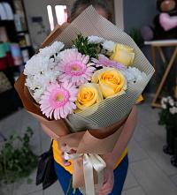 Букет цветов из:  Герберы, Розы и Хризантемы в Ромоданово