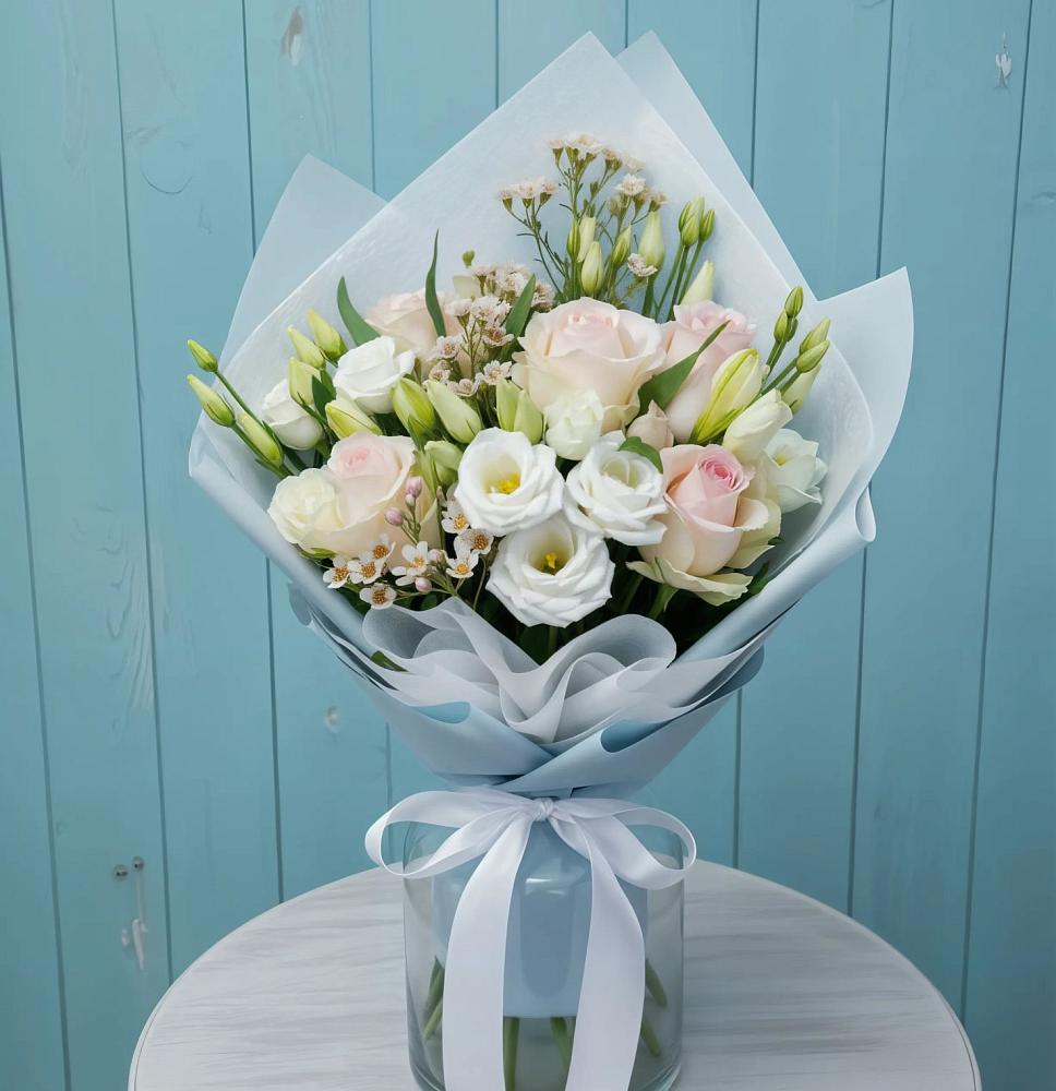 Букет цветов из: Розы и Лизиантусы в Ромоданово