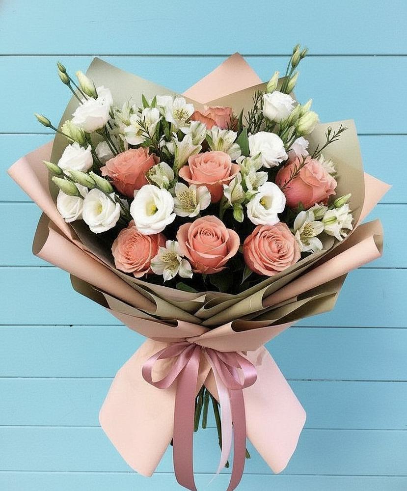 Букет цветов из: Розы, Альстромерии и Лизиантусы в Ромоданово