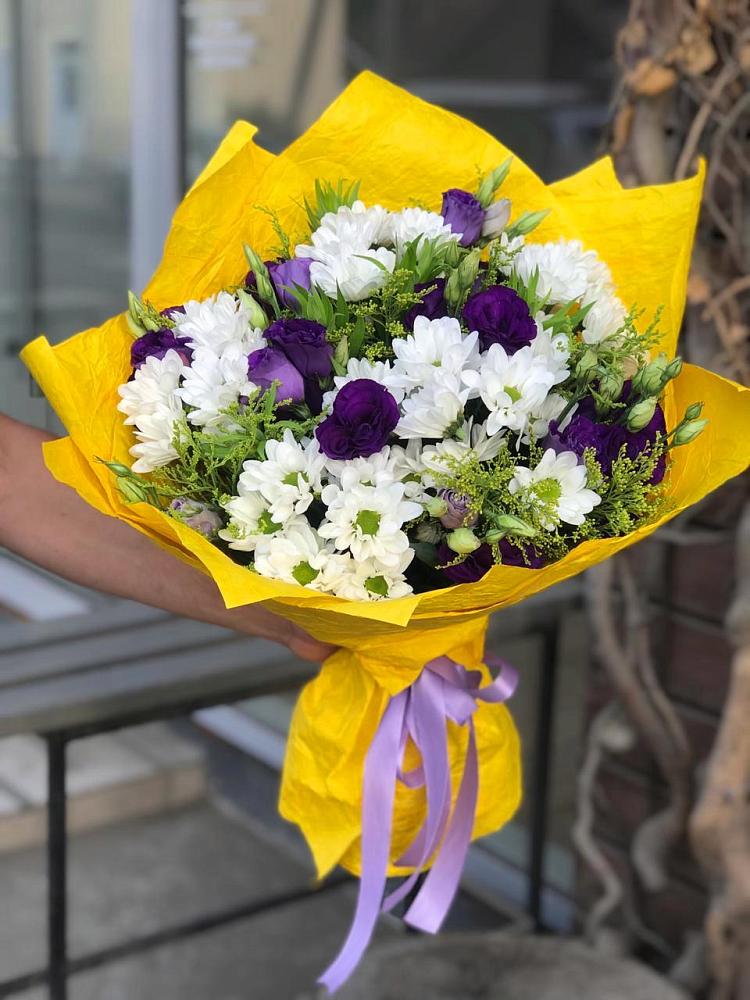 Букет цветов из: Ирисы, Хризантемы и Ромашки в Ромоданово