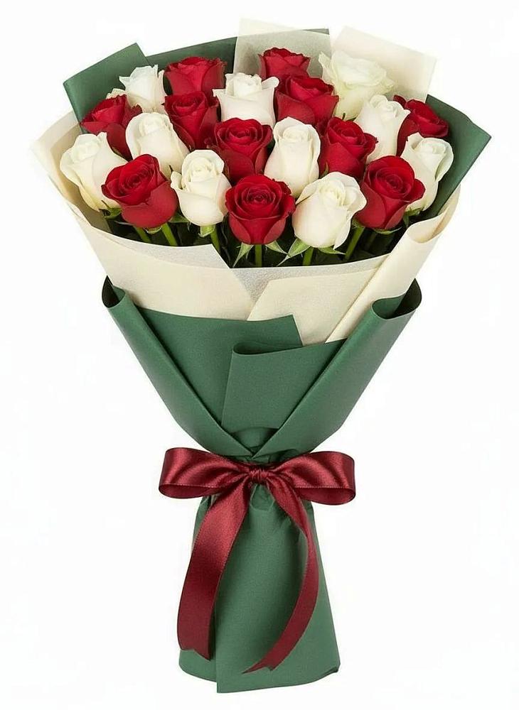Букет Микс из красных и белых роз в Ромоданово