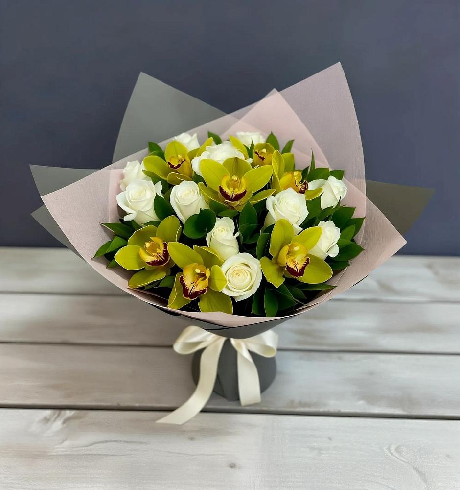 Букет цветов из: Орхидеи и Розы в Ромоданово