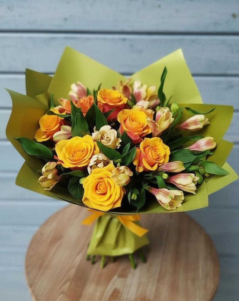 Букет цветов из: Альстромерии и Розы в Ромоданово