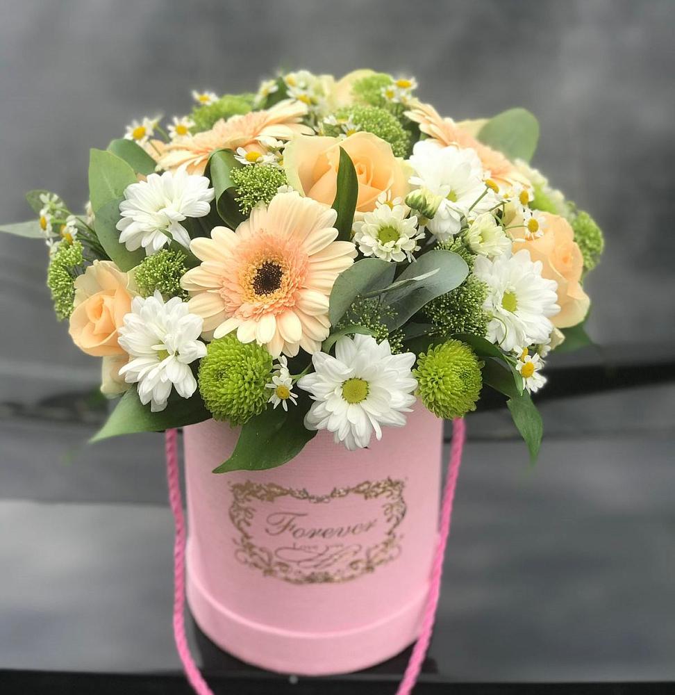 Цветочная композиция из Розы, Герберы и Хризантемы в шляпной коробке в Ромоданово