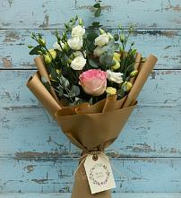 Букет цветов из:  Розы и Лизиантусы в Ромоданово