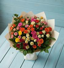 Букет Микс из разноцветных кустовых роз в Ромоданово